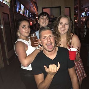 Meet your Posher, Dillon t